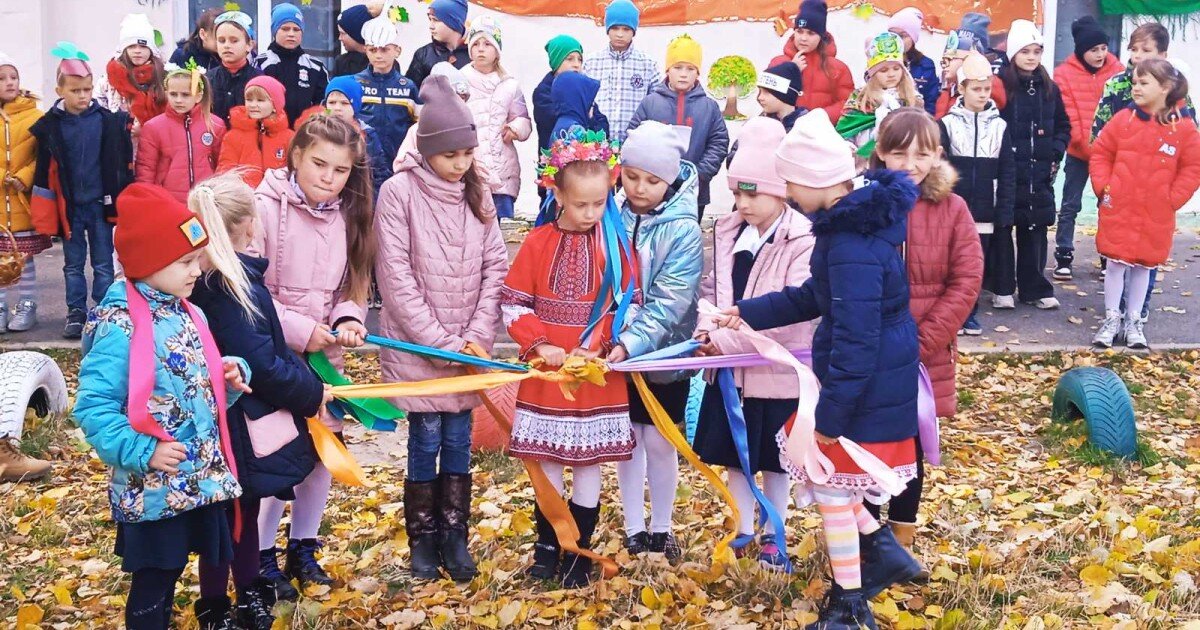 У КЗ "Зарванецької гімназії" відбулось свято осені
