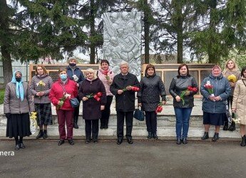 Педагогічний колектив КЗ "Зарванецької гімназії" відзначив День пам'яті жертв Другої світової війни, та примирення між країнами-учасниками Другої світової війни