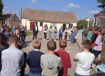 В КЗ «Зарванецька гімназія» відбулися вибори президента учнівського самоврядування шкільної республіки «ТЕМП»